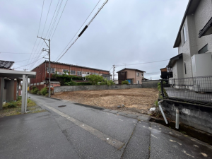 富山市大島、土地の前面道路を含む現地写真画像です