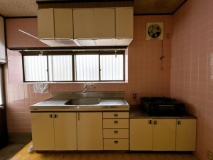 富山市草島、中古一戸建てのキッチン画像です