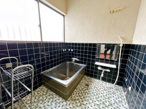 富山市草島、中古一戸建ての風呂画像です