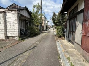 富山市五福、土地の前面道路を含む現地写真画像です