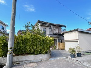 富山市中川原、中古一戸建ての外観画像です
