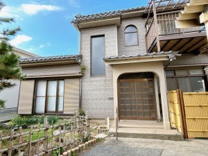富山市中川原、中古一戸建ての外観画像です