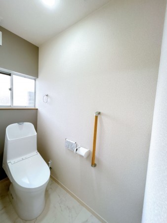 富山市本郷町、中古一戸建てのトイレ画像です