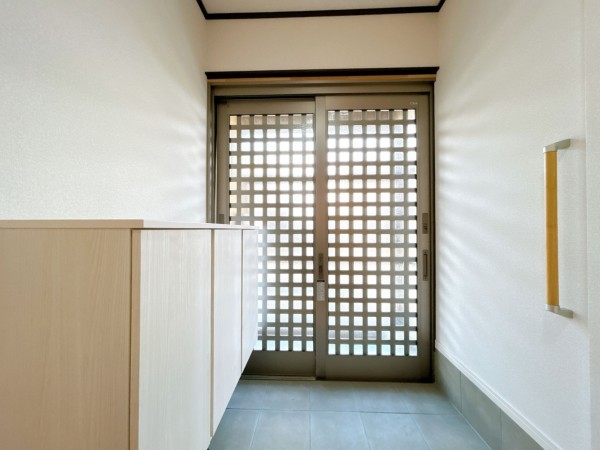 富山市本郷町、中古一戸建ての玄関画像です