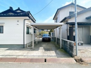 富山市婦中町島田、中古一戸建ての駐車場画像です