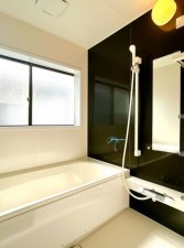 富山市婦中町島田、中古一戸建ての風呂画像です