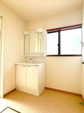 富山市婦中町島田、中古一戸建ての洗面画像です