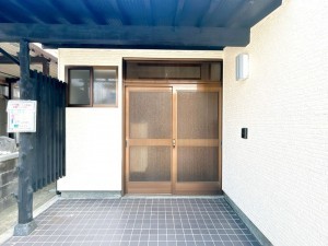 富山市婦中町島田、中古一戸建ての玄関画像です