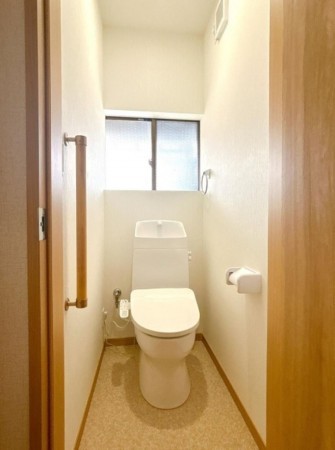 富山市婦中町島田、中古一戸建てのトイレ画像です