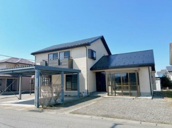 富山市田畠、中古一戸建ての外観画像です