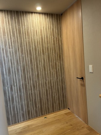 富山市五福、中古一戸建ての玄関画像です