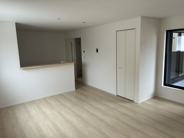 富山市東田地方町、新築一戸建ての内装画像です