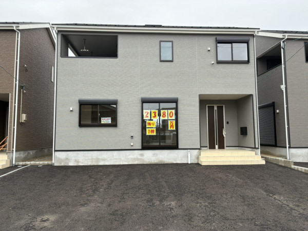 高岡市瑞穂町、新築一戸建ての外観画像です