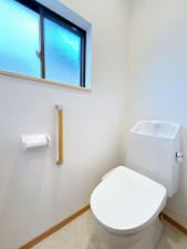富山市堀川町、中古一戸建てのトイレ画像です