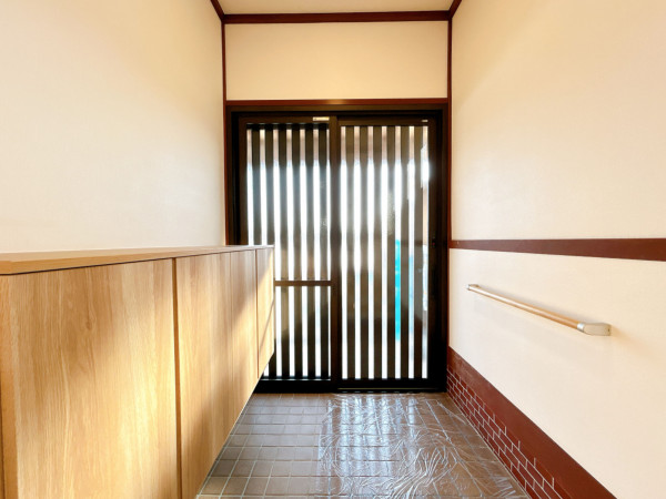 富山市堀川町、中古一戸建ての玄関画像です