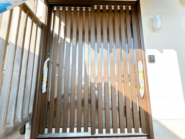 富山市堀川町、中古一戸建ての玄関画像です