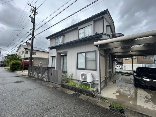 富山市米田町、中古一戸建ての外観画像です