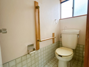 富山市向新庄町、中古一戸建てのトイレ画像です