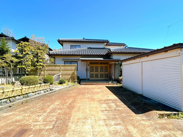 富山市草島、中古一戸建ての外観画像です