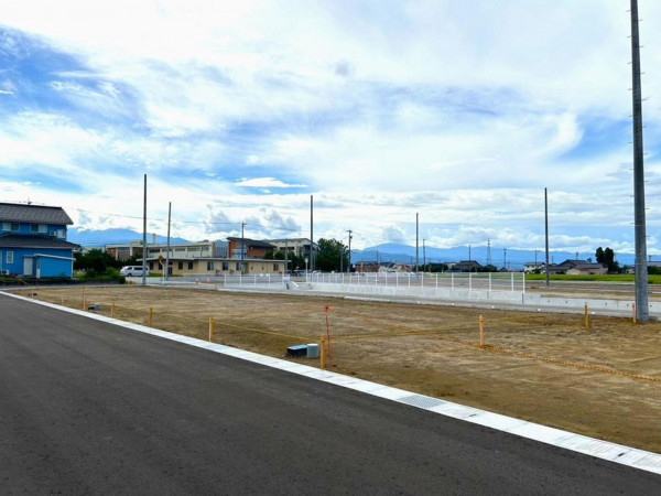 滑川市沖田新、土地の外観画像です