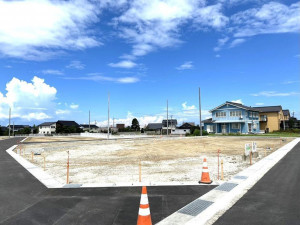 滑川市沖田新、土地の外観画像です