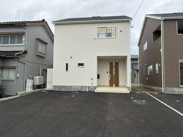 高岡市下牧野、新築一戸建ての外観画像です