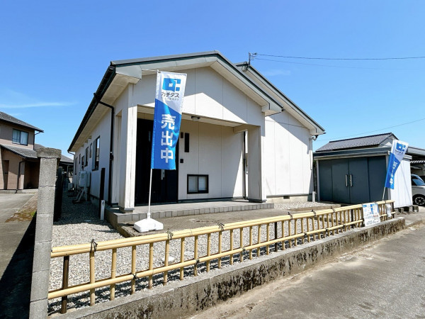 富山市金山新、中古一戸建ての外観画像です