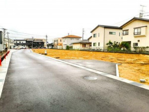 富山市上冨居、土地の前面道路を含む現地写真画像です