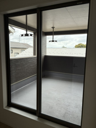 高岡市荻布新町、新築一戸建てのバルコニー画像です
