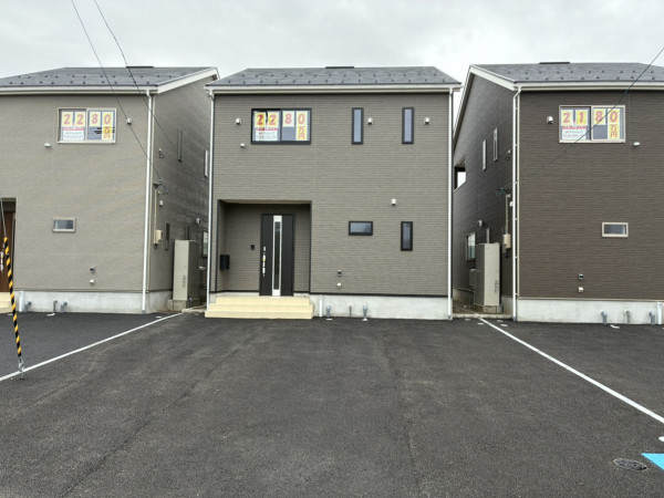高岡市荻布新町、新築一戸建ての外観画像です