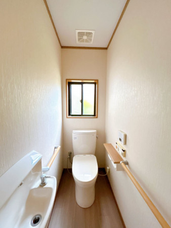 富山市粟島町、中古一戸建てのトイレ画像です