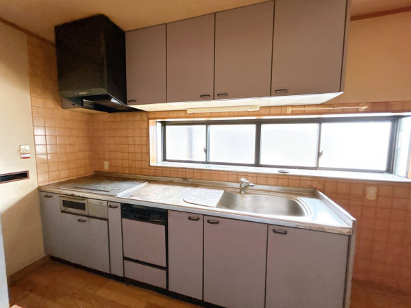 富山市粟島町、中古一戸建てのキッチン画像です