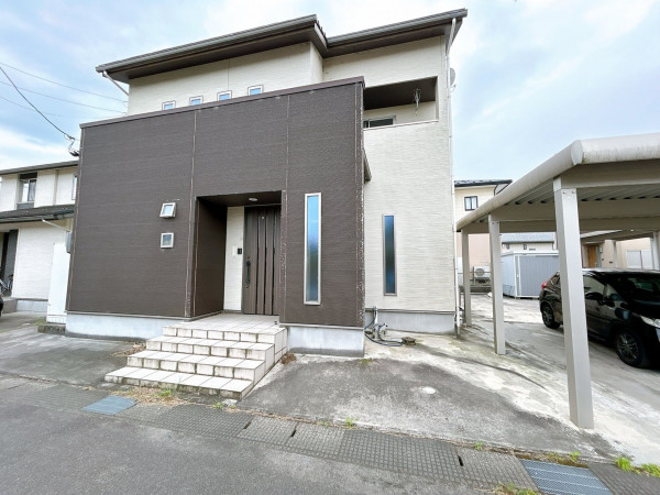 富山市長附、中古一戸建ての外観画像です