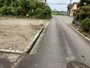 富山市水橋開発町、土地の前面道路を含む現地写真画像です