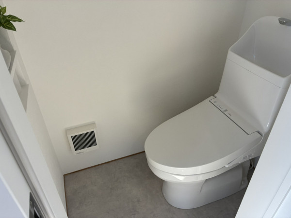 富山市藤木、中古一戸建てのトイレ画像です