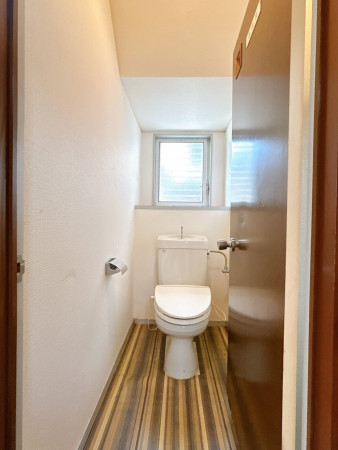 富山市城村、中古一戸建てのトイレ画像です
