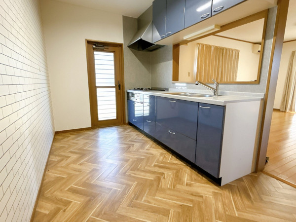 富山市田畑、中古一戸建てのキッチン画像です