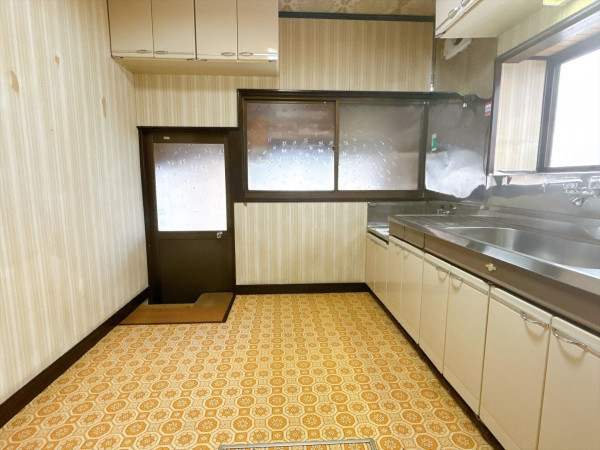 富山市犬島新町、中古一戸建てのキッチン画像です