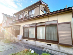 富山市日俣、中古一戸建ての外観画像です