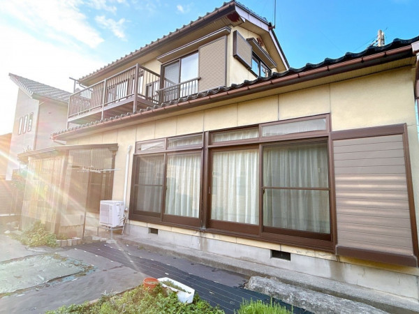富山市日俣、中古一戸建ての外観画像です