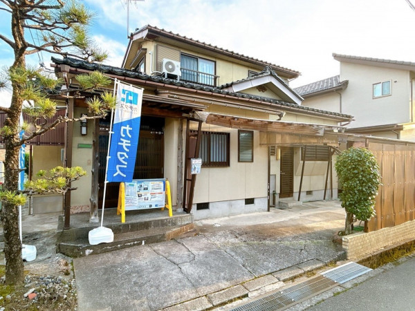 富山市日俣、中古一戸建ての外観画像です