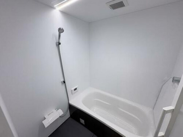 富山市土居原町、新築一戸建ての風呂画像です