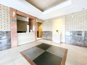富山市堀川町、マンションのエントランス画像です