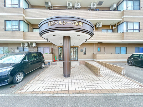 富山市蓮町、マンションの外観画像です