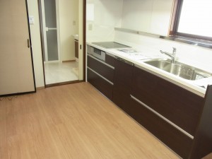 富山市安野屋町、中古一戸建てのキッチン画像です