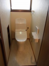 富山市安野屋町、中古一戸建てのトイレ画像です