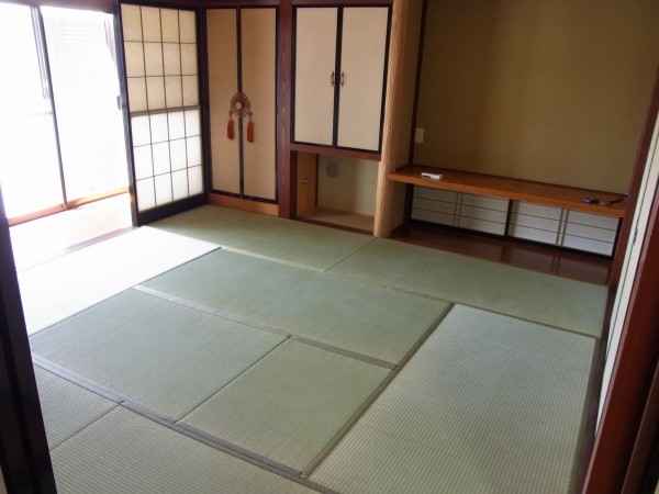 富山市安野屋町、中古一戸建ての居間画像です