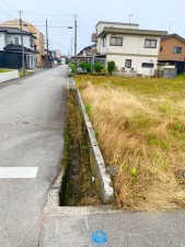 富山市東富山寿町、土地の前面道路を含む現地写真画像です