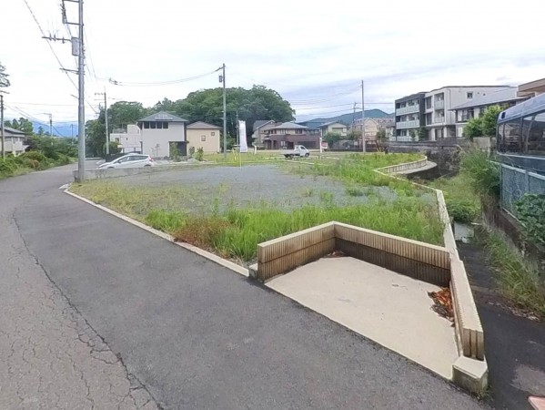 甲府市古府中町、土地の画像です