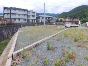 甲府市古府中町、土地の画像です